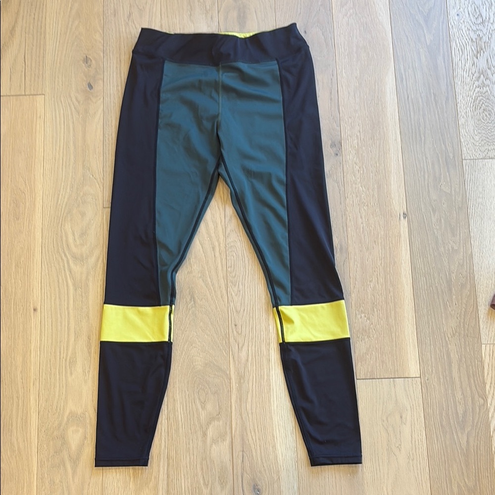 LIVY Yellow and Black Leggings
